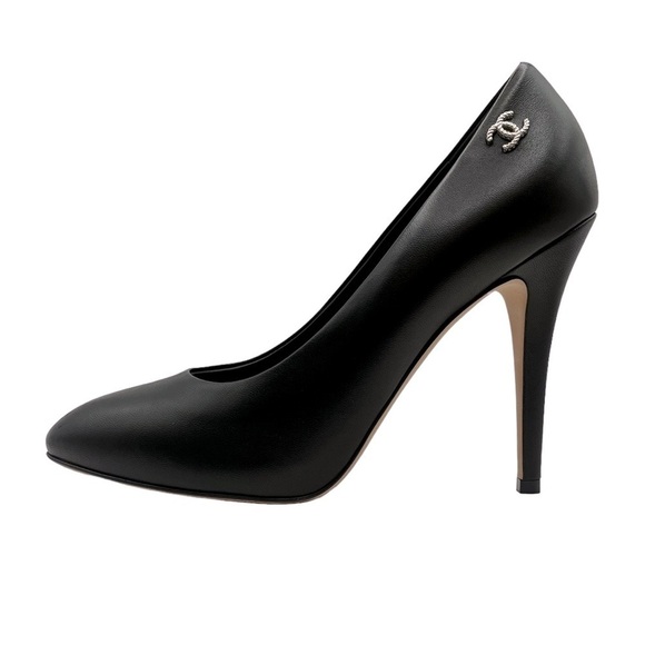 CHANEL Shoes - CHANEL Interlocking CC Logo Heels Black Size 38.5EU/8.5US